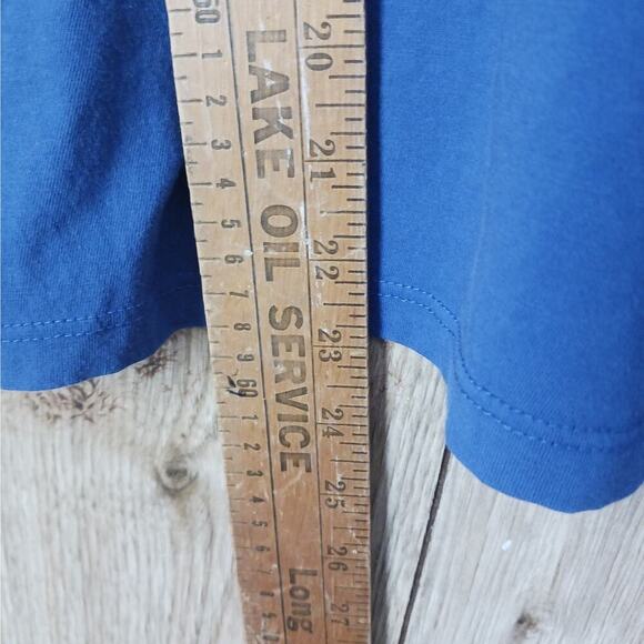 47 Brand Philadelphia Phillies Team Logo V neck Tee shirt Size Small - Picture 7 of 7